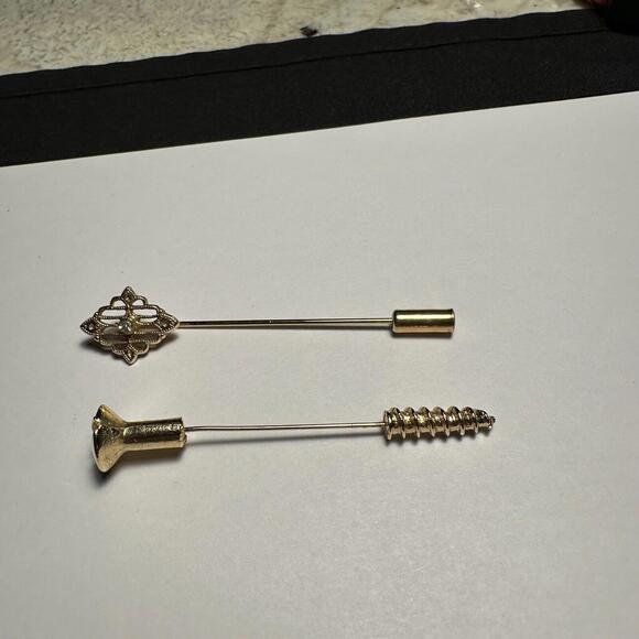 Lot Of 2 Lapel Stick Pin Gold Tone Metal 1 Screw Shaped - Picture 2 of 7